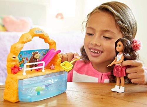 Barbie Club Chelsea Doll and Aquarium Playset 6-inch Brunette with for 3 to 7 Year Olds