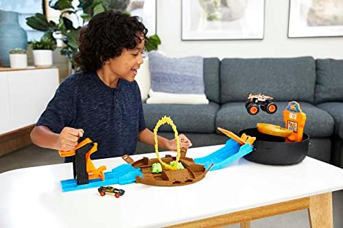 Hot Wheels Toy Monster Trucks Playset