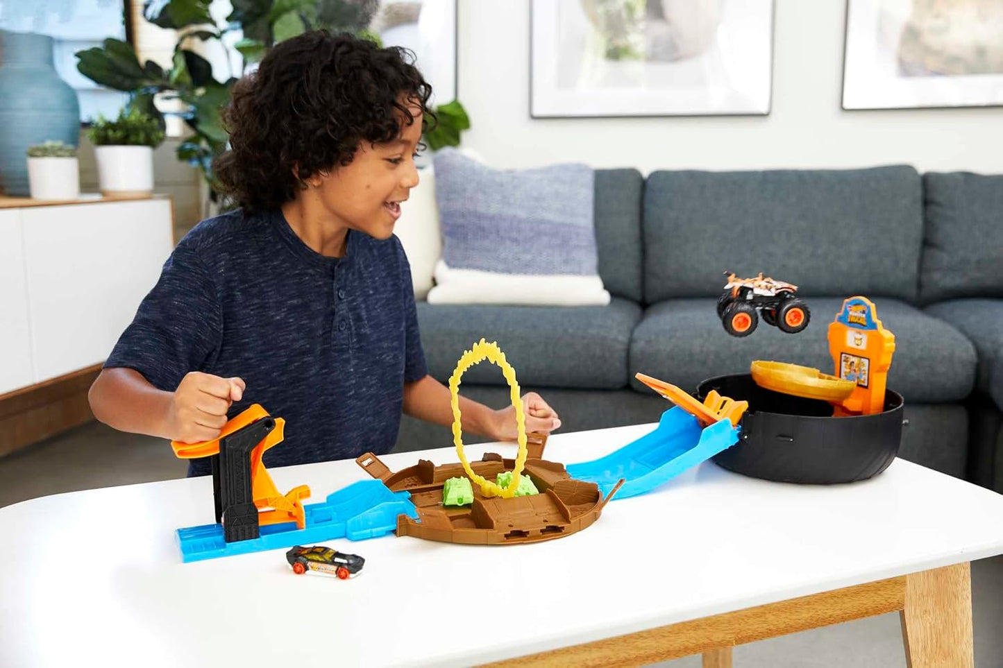 Hot Wheels Toy Monster Trucks Playset
