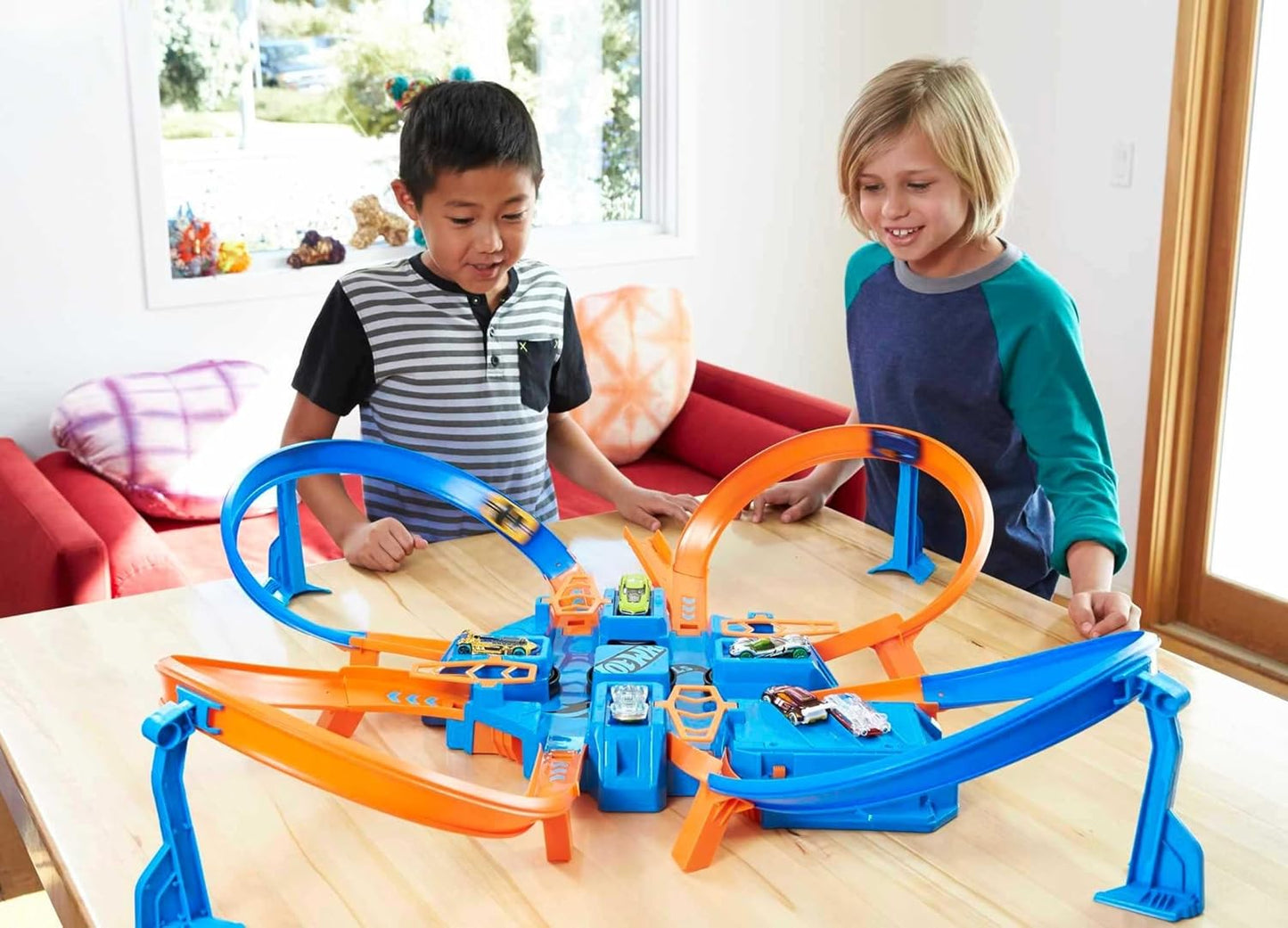 Hot Wheels Toy Car Track Set Criss Cross Crash with 164 Scale Vehicle
