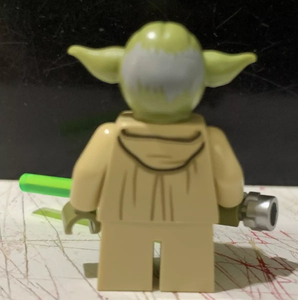 Star Wars Lego : Master Yoda Minifigure With Green Lightsaber