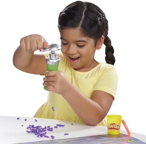 Play-Doh Stars 'n Space Tool Kit Outer Space Toy for 3 Years and Up with Playmat and 8