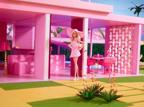 Barbie The Movie Fashion Pack with Three Iconic Film Outfits and HPK01