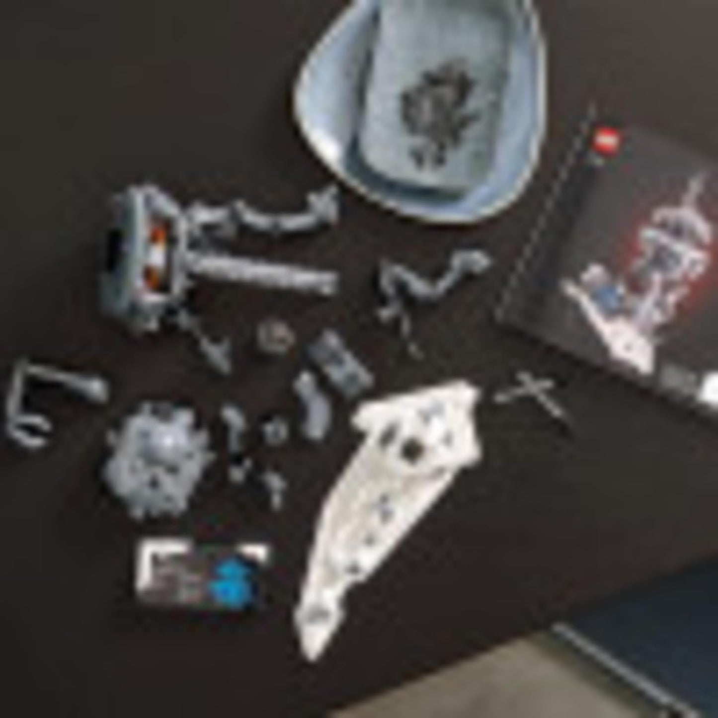 Star Wars LEGO  Imperial Probe Droid 75306: 683-Piece Collectible Display Set – 75306