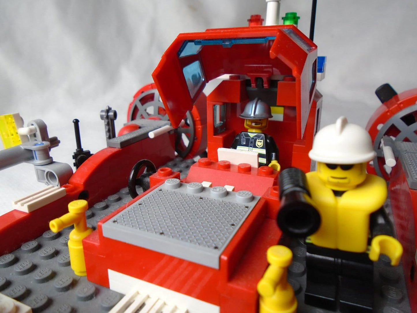 LEGO City 7944 Fire Hovercraft by LEGO