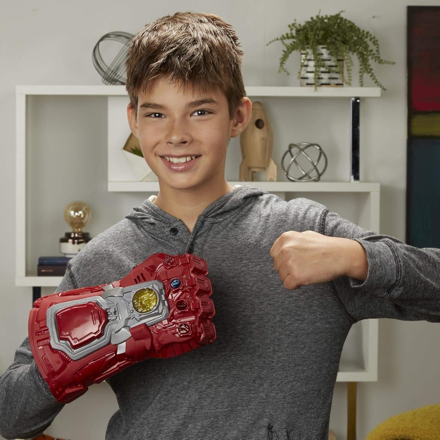 Marvel Studios Avengers Endgame Red Infinity Gauntlet Electronic Fist Roleplay Toy Lights