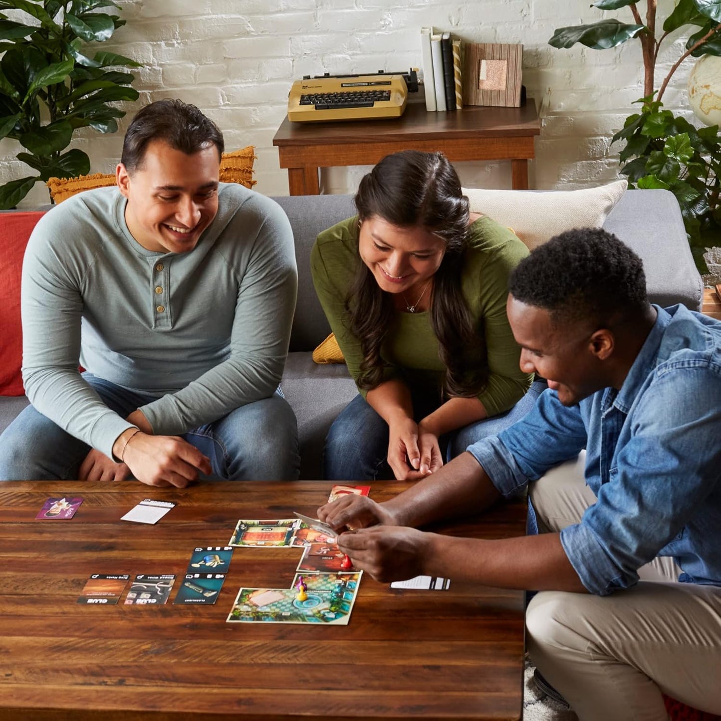 Hasbro Gaming Clue Board Game: Treachery at Tudor Mansion A" Escape Room Murder Mystery Game Ages 10+ – 10